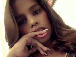 I Live In Array! I'm 19 Yrs Old And I Am A Brunette