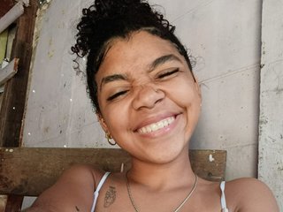 I'm 18 Yrs Old And My Streamate Model Name Is CleopatraFoxy, I Have Black Hair And I Am Ebony