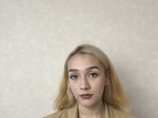 I Am A Blonde, I'm A Live Chat Cute Chick