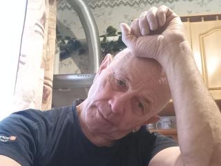 I'm A Camming Attractive Gentleman And I Speak English