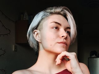 My Age Is 20 Years Old! My Model Name Is LorXiRed, I Am A Brunette! I'm A Sex Chat Horny Woman