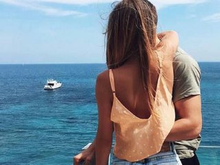 We Are Brunette! We Are A Live Chat Pleasing Doublet