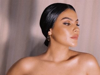 I Am A Brunette, I'm 21 Yrs Old, A Sex Chat Beautiful Female Is What I Am And People Call Me Arianavega