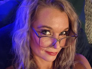 I Have Gray Hair, At Streamate I'm Named NinaNicoleRoyale And I Am Caucasian! 37 Is My Age