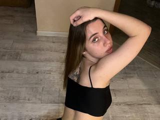 A Live Chat Sexy Bimbo Is What I Am! My Model Name Is SpringglowNew And I'm 18