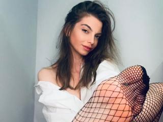 My Model Name Is DaissyLand! I Prefer If We Talk In English, My Age Is 19 Years Old