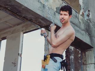I Have Brown Hair And English Or French Or German Or Italian Is What I Speak! A Live Chat Attractive Guy Is What I Am