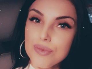 I'm 30, My XLoveCam Model Name Is HipnoticJesi