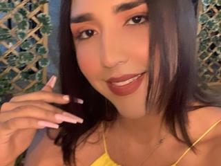 I Have Black Hair! My Age Is 22 Years Old And I Prefer To Speak English Or Spanish Or French