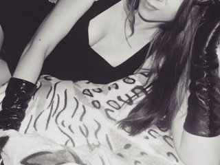 I Am Named SexyQueen333! My Age Is 25 Years Old, I Am A Brunette
