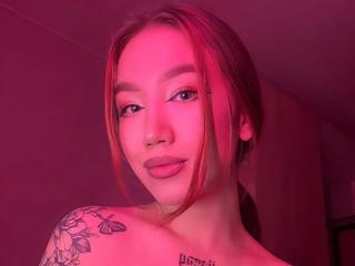 I Have Brown Hair And I'm A Live Cam Eye-catching Girl, My Name Is MadisonRerro