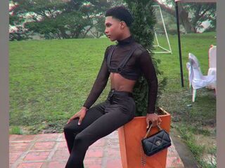 A Camming Stunning Chap Is What I Am