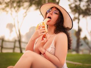 I'm A Camwhoring Delicious Sweet Thing And I Have Brown Hair! Preferably Lets Speak English Or Spanish