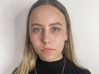 I'm A Camwhoring Provocative Hottie And 18 Is My Age