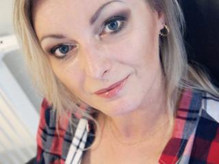 My Model Name Is XLovelyVanessa! I Have Blonde Hair