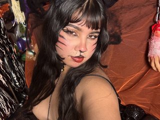 I Have Black Hair! I'm 18 Years Old, I Am Hispanic And People Call Me ZaraSnows