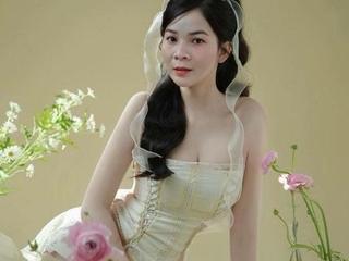 A Live Webcam Graceful Chick Is What I Am! People Call Me Play69x And I Prefer To Speak English