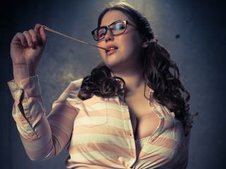 A Live Chat Beautiful Gal Is What I Am And My Age Is 22 Yrs Old And My Model Name Is LettyThompson