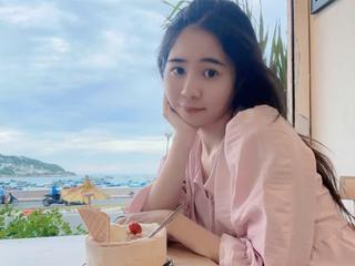 I'm 21 Yrs Old And A Live Cam Lovely Woman Is What I Am, My ImLive Name Is Emily2011